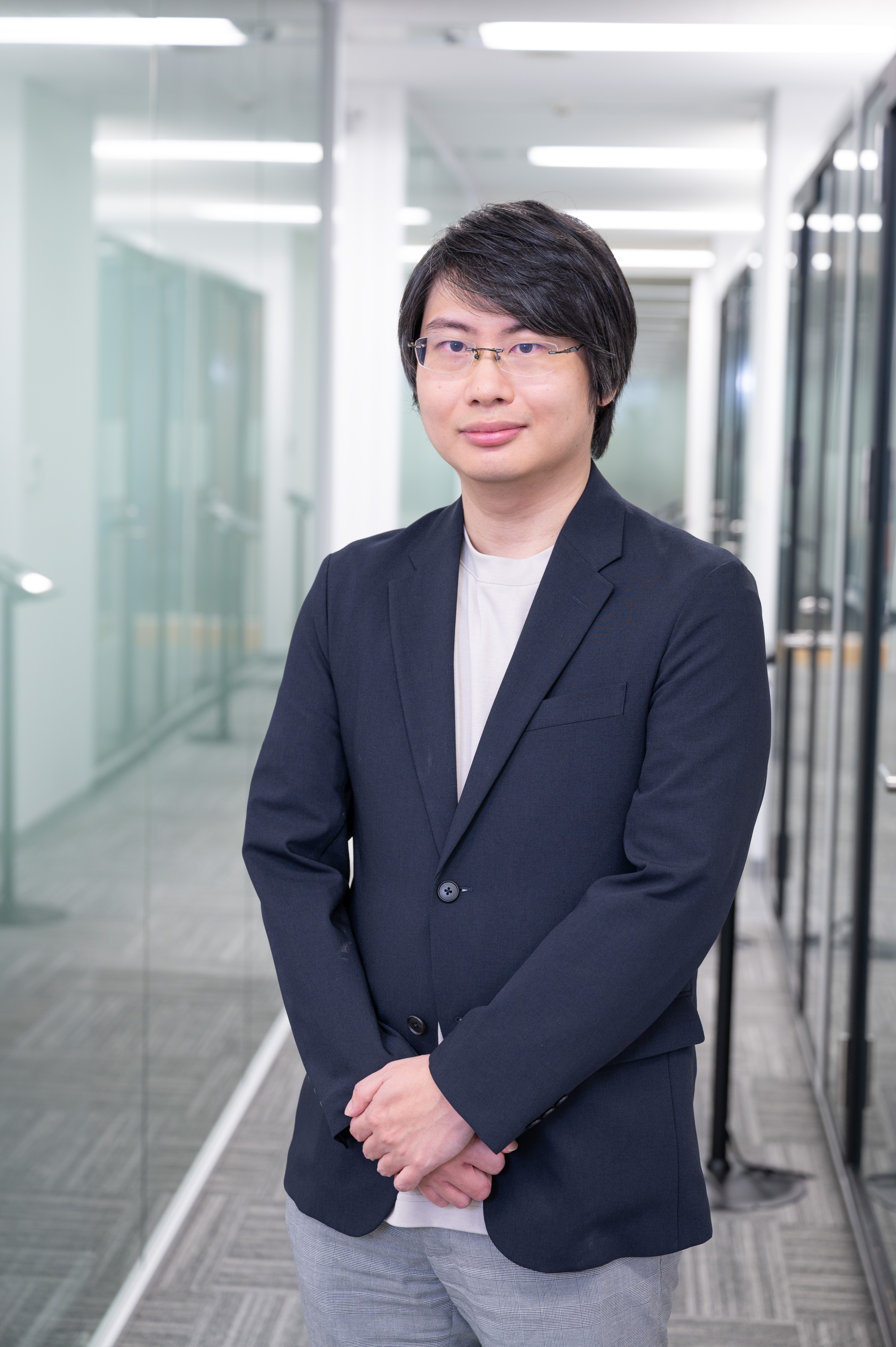伏田　享平氏